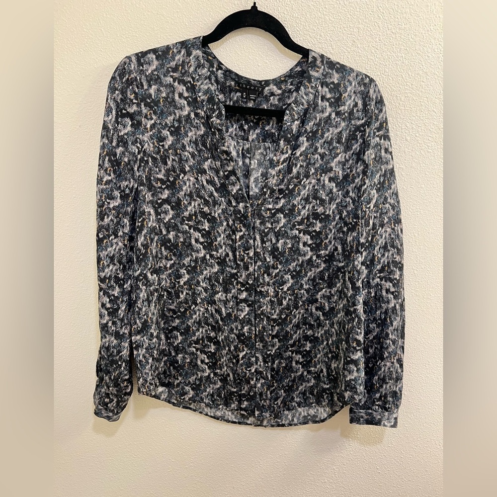 Theory 100% Silk blouse SZ M